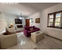 Chalet pareado con jardin privado de 605 m² en Nueva Andalucia, Marbella