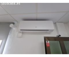 Alquiler: 800 € MES, comunidad, luz y agua incluida.