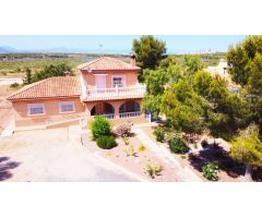 CASA DE CAMPO en Gran Alacant con la parcela más grande y piscina privada !!!