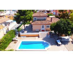CASA DE CAMPO en Gran Alacant con la parcela más grande y piscina privada !!!