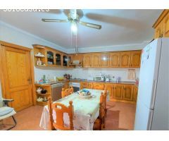 ¡AMPLIA VIVIENDA SOBRE ALMACÉN EN LA LOMA DE LA MEZQUITA!
