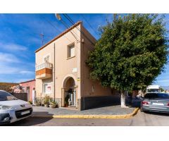 dúplex con negocio y parcela a la venta en San Agustin