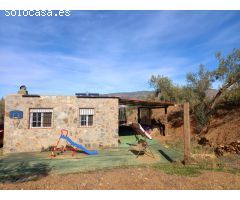 Cortijo con parcela en Abrucena.