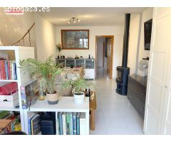 ¡ÁTICO CON SOLARIUM PRIVADO A UN PASO DE LA PLAYA DE COMARRUGA!