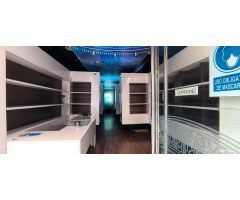Local comercial en Avenida Viñuela (zona peatonal): inversión o negocio, tú eliges
