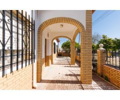 ESPECTACULAR PARCELA CON VIVIENDA EN UNA SOLA PLANTA EN LA CARLOTA CHICA.