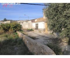 PARCELA CON VIVIENDA Y NAVE