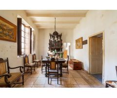VENTA DE EDIFICIO SEÑORIAL JUNTO A PUERTA PURCHENA!!!