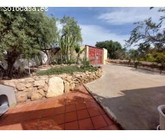 VENTA DE PARCELA DE 2000 MTS  CON DOS VIVIENDAS UNIFAMILIARES Y PISCINA PRIVADA