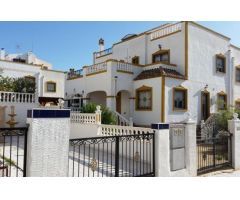 Chalet adosado en venta en calle Melocotonero, Orihuela