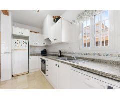 Montilla, Acogedor Chalet Pareado con garaje cerrado y 394m2 de parcela