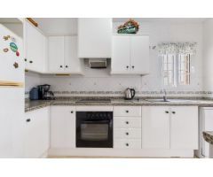 Montilla, Acogedor Chalet Pareado con garaje cerrado y 394m2 de parcela