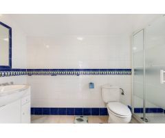 Montilla, Acogedor Chalet Pareado con garaje cerrado y 394m2 de parcela