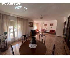 Piso amplio y luminoso con 3 dormitorios espaciosas en Dolores , Alicante