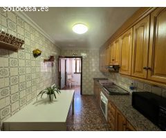 Piso amplio y luminoso con 3 dormitorios espaciosas en Dolores , Alicante