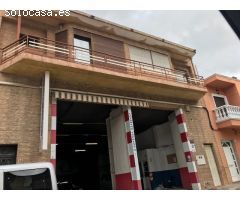 CASA 140 M2 CON TERRAZA Y LOCAL COMERCIAL 360 M2 ABAJO