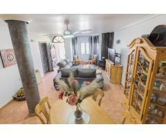 CHALET ADOSADO EN VENTA EN DOLORES .