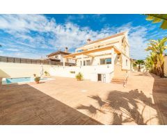 Villa en Urbanización Aguas Nuevas (Torrevieja )