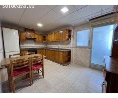 Amplio y luminoso apartamento de 130 m² construidos en Dolores, Alicante.