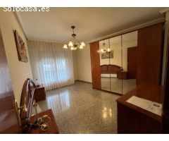 Amplio y luminoso apartamento de 130 m² construidos en Dolores, Alicante.
