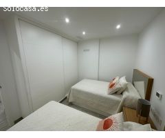 Duplex con piscina totalmente reformado y amueblado a estrenar, a 80 metros de la Playa de La Mata