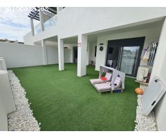 Magnifico bajo cerca del mar en urbanizacion moderna y con gran terraza