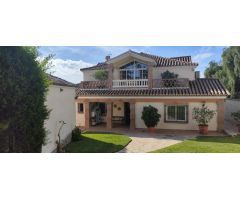Encantador Chalet de 2 Plantas con Amplios Espacios y Terrazas