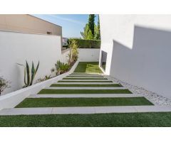 ESPECTACULAR VIVIENDA CON PISCINA Y GIMNASIO CON JACUZZI