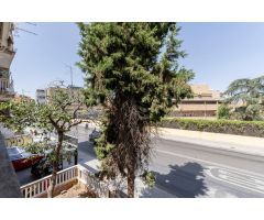 Oportunidad casa en pleno Centro Avda Dilar con Avda America