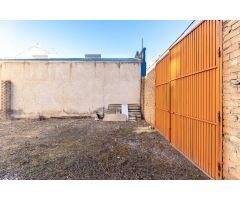 SOLAR EN ARMILLA JUNTO AL CENTRO DE SALUD