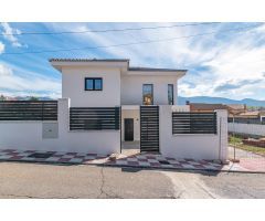 CHALET NUEVA CONSTRUCCIÓN EN OTURA. 5 DORMITORIOS ,3 BAÑOS.