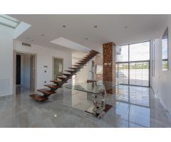 Espectacular casa en la Urbanización los Cortijos ( Cubillas )