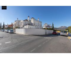 ESPECTACULAR CHALET EN LA URB. VILLAS BLANCAS