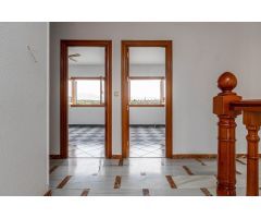Magnífico chalet de 1000 m2 de parcela con  295 m2 construidos, piscina, jardines y patios