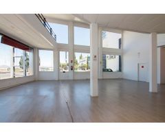 Nave industrial junto Kinepolis y Decathlon