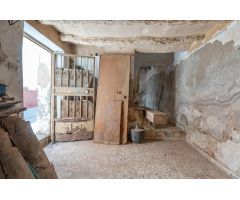 Casa para reformar en el centro de la Zubia