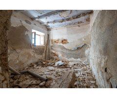Casa para reformar en el centro de la Zubia