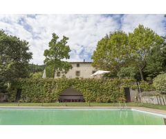 Majestuosa Masía Catalana Refugio de Lujo en Plena Naturaleza