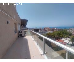 EXCLUSIVO ATICO ESQUINERO CON VISTAS AL MAR JUNTO A PARC MUNICIPAL