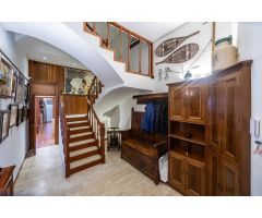 ESPECTACULAR CASA SEÑORIAL CON MÁS DE 8M DE FACHADA EN EL CORAZÓN DE LA CIUDAD.