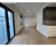 Piso reformado en la zona de Roses centro