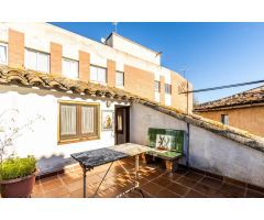 CASA AMB TERRASSA AL CENTRE DE SANT LLORENÇ SAVALL