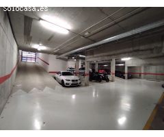 Plaza de aparcamiento para moto, ubicada en pleno centro de Castellar del Vallès