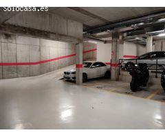 Plaza de aparcamiento para moto, ubicada en pleno centro de Castellar del Vallès