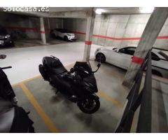 Plaza de aparcamiento para moto, ubicada en pleno centro de Castellar del Vallès