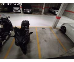 Plaza de aparcamiento para moto, ubicada en pleno centro de Castellar del Vallès