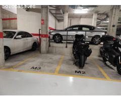 Plaza de aparcamiento para moto, ubicada en pleno centro de Castellar del Vallès
