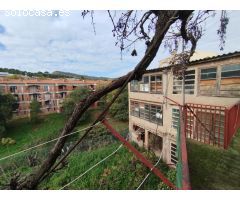 CASA PER REFORMAR AMB JARDÍ AL CENTRE DE SANT LLORENÇ SAVALL