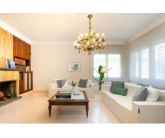 ¡MAGNÍFICA CASA CON PATIO Y GARAJE EN ZONA HOSTAFRANCS!