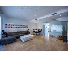¡¡CREU ALTA - ESPECTACULAR CASA CON PATIO CON PISCINA y ASCENSOR!!
